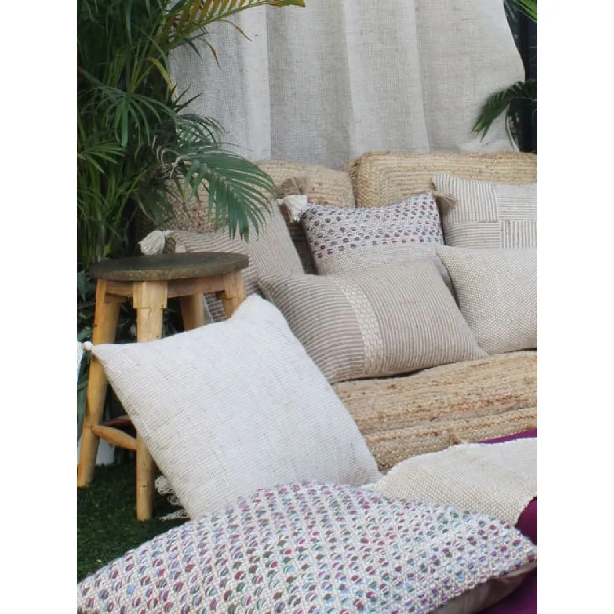 Undisturbed Elementary Cushion Cover